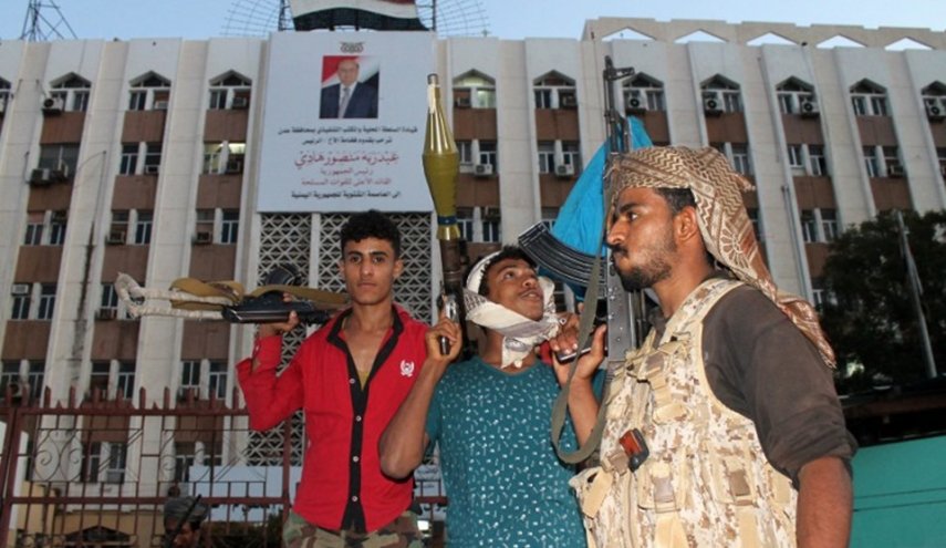 اشتباكات بين مسلحي المجلس الإنتقالي والقصر الرئاسي بعدن