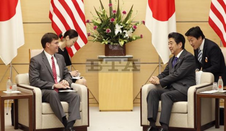 اصرار وزیر دفاع آمریکا به ژاپن برای پیوستن به ائتلاف آمریکایی در تنگه هرمز
