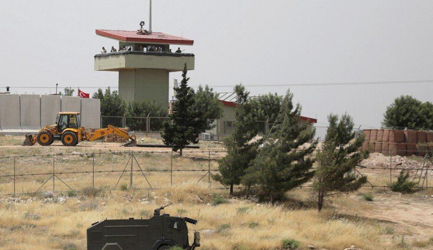 تركيا ترسل تعزيزات عسكرية جديدة إلى الحدود مع سوريا