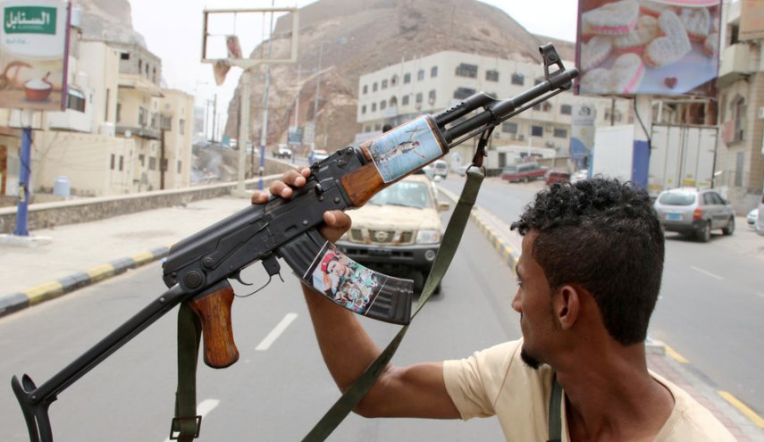 40 قتيلا و260 جريحا بينهم عشرات المدنيين جراء اشتباكات عدن
