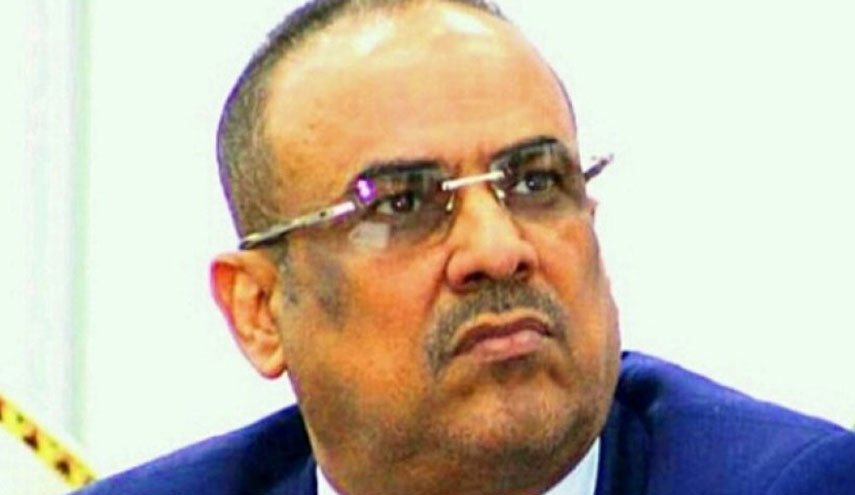 انتقاد بی سابقه وزیر کابینه مستعفی یمن از ریاض/ امارات سر ما را در سکوت عربستان گوش تا گوش برید