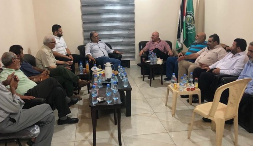 حماس بلبنان تستقبل وفدا من وجهاء 'المية ومية'