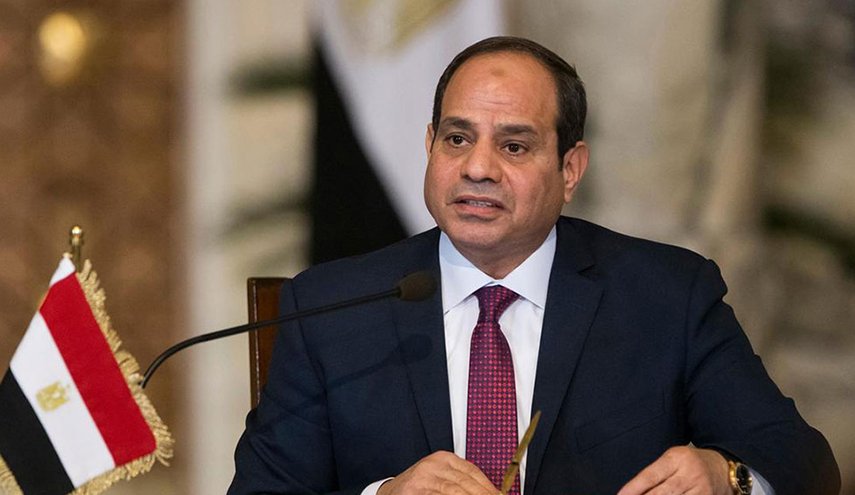 السيسي يتعهد بإنهاء التعدي على البحيرات المصرية 