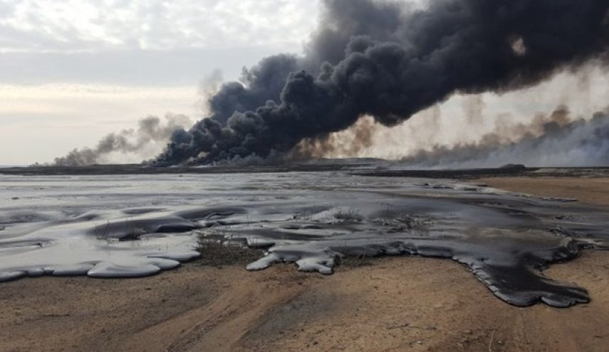 تصویر ماهواره‌ ناسا از حمله یمنی‌ها به تاسیسات نفتی عربستان/ نفت سعودی‌ها همچنان می‌سوزد!
