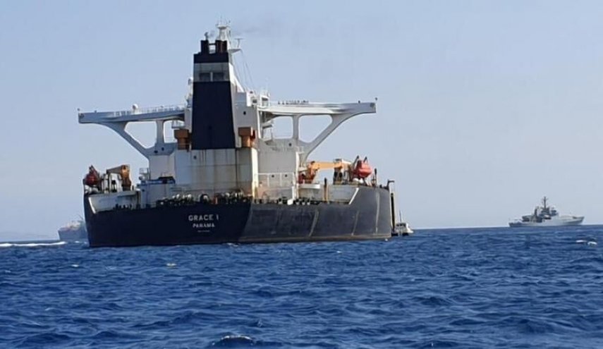 آتن: درخواستی برای پهلو گرفتن نفتکش ایرانی دریافت نکرده‌ایم