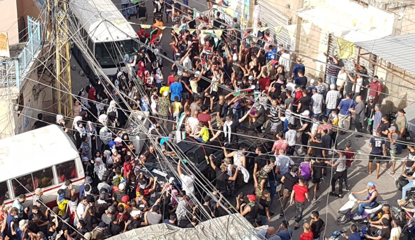 عمال فلسطينيون يدعون للتظاهر بلبنان الخميس