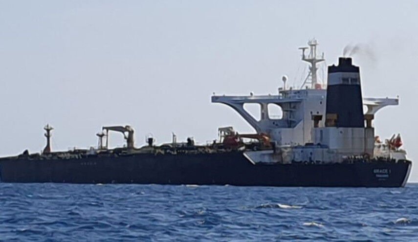 خشم پمپئو از آزادی ابر نفتکش حامل نفت ایران/ تهدید وزیر خارجه آمریکا به هرگونه اقدام علیه نفتکش آدریان دریا 