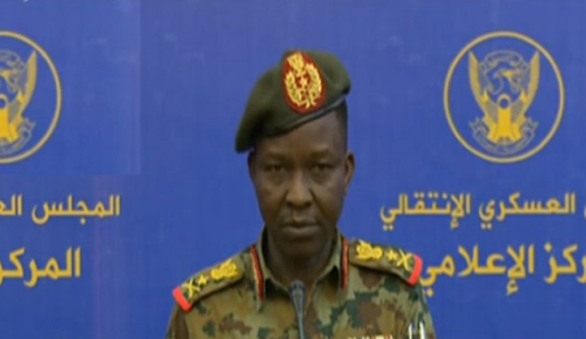 البرهان يؤدي اليمين رئيسا لمجلس السيادة في السودان