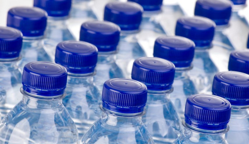 تحذير.. ماء الزجاجات البلاستيكية.. ماذا يفعل بالجسم؟