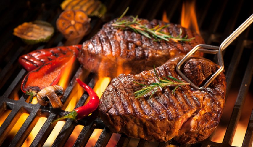 تحذير... خطأ شائع عند شوي اللحوم على الفحم يسبب السرطان!