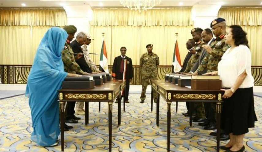 مجلس السيادة السوداني يحسم الجدل بشأن السيارات الفارهة