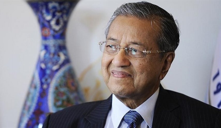 رئيس وزراء ماليزيا: القوى الكبرى تأخذ القانون بأيديها
