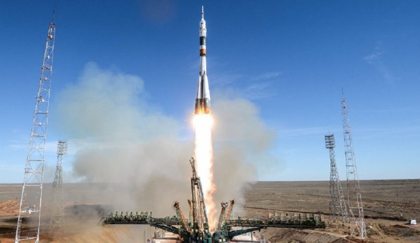 مركبة فضاء روسية تحمل إنسانًا آليًا تلتحم بالمحطة الدولية

