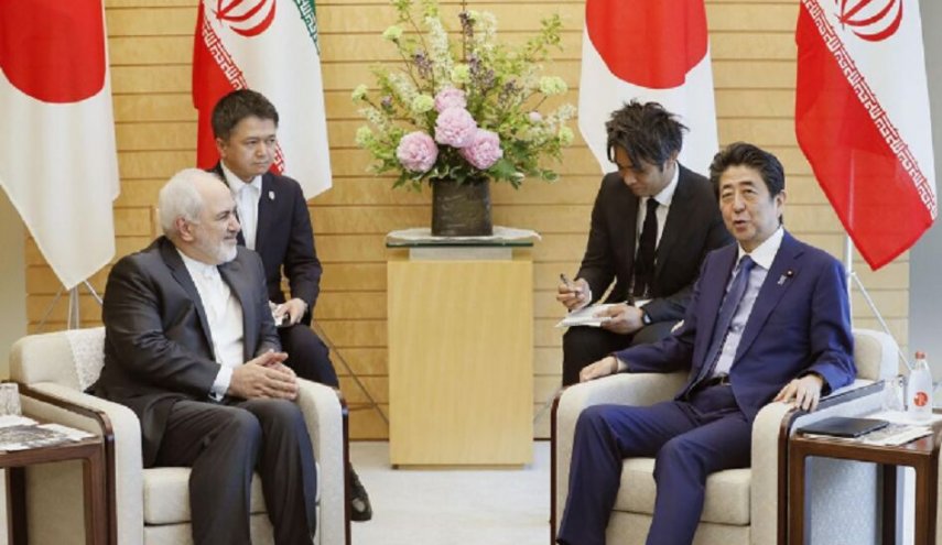 ظریف با نخست وزیر ژاپن دیدار کرد