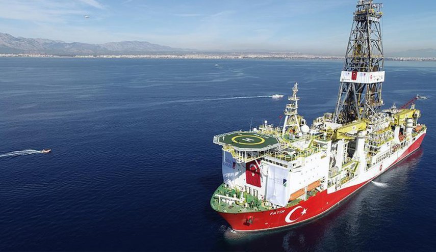 سفينة أوروج ريّس التركية  في طريقها إلى شرق المتوسط للأبحاث والتنقيب