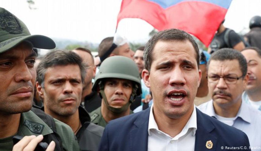 ونزوئلا: اردوگاه‌های آموزش شبه‌نظامیان مخالف دولت در کلمبیا در حال فعالیت هستند