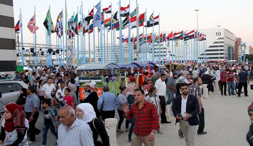 أكثر من 110 آلاف زائر وصفقات تجارية بمعرض دمشق الدولي