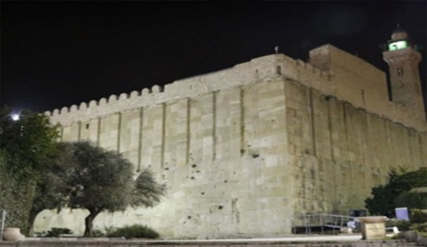 نتنياهو يقتحم الحرم الإبراهيمي لكسب المزيد من الاصوات
