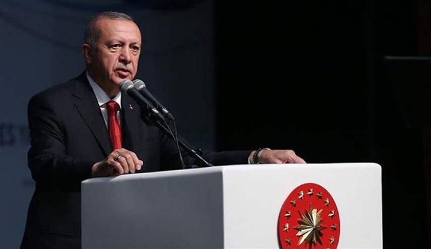 أردوغان يهدد أوروبا ويطالب بمساعدة اللاجئين