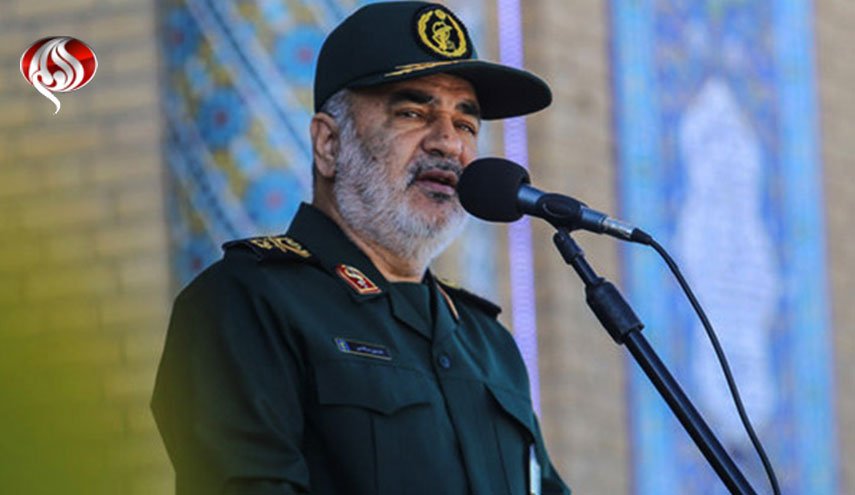 فرمانده کل سپاه: همه آرزوی رئیس جمهور آمریکا چند دقیقه مذاکره با یک مقام ایرانی است