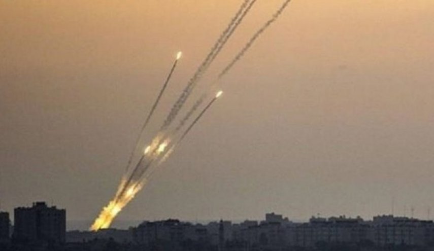آژیر خطر حملات راکتی در شهرک‌های صهیونیست‌نشین اطراف غزه
