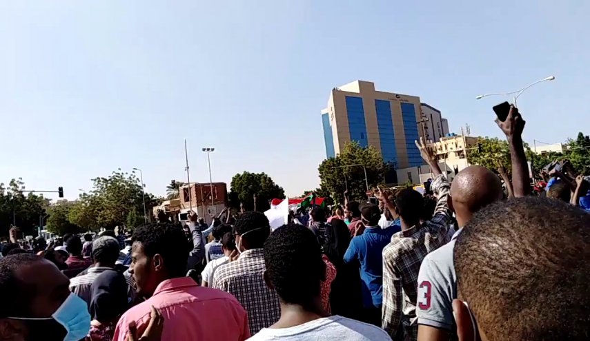 مظاهرة في السودان تطالب بتعيين مسؤولين قضائيين