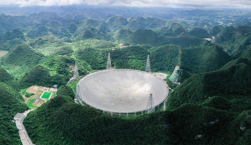إشارات غريبة من الفضاء يلتقطها أضخم تلسكوب في العالم