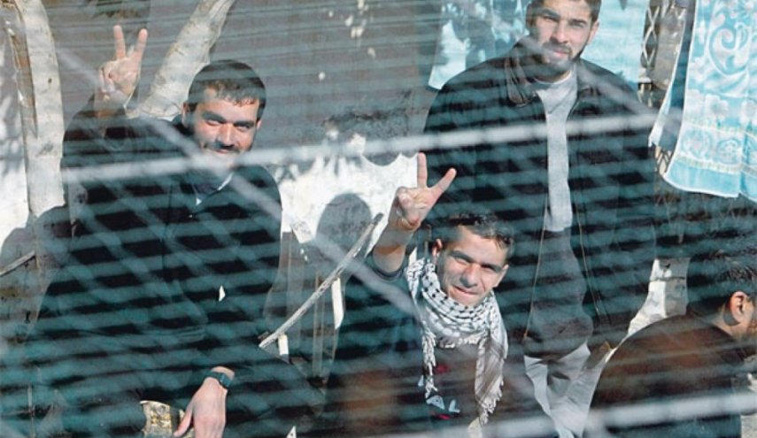 100 أسير فلسطيني ينضمون للإضراب المفتوح عن الطعام