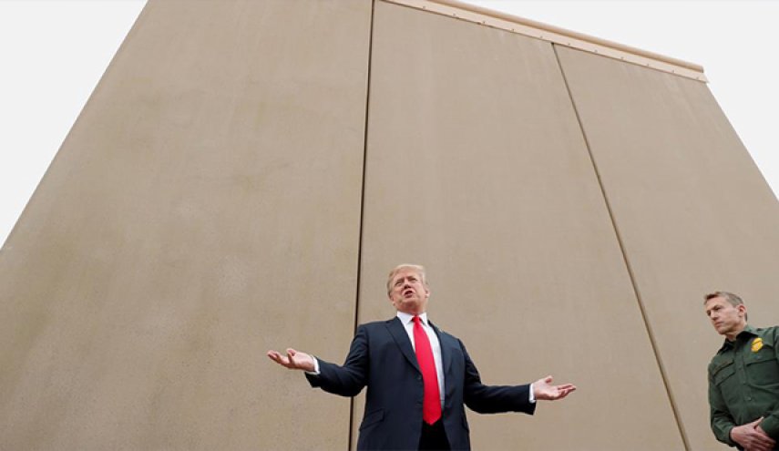 ترامب: الجدار الحدودي الجديد مع المكسيك معزز بتكنولوجيا ‘التجسس’
