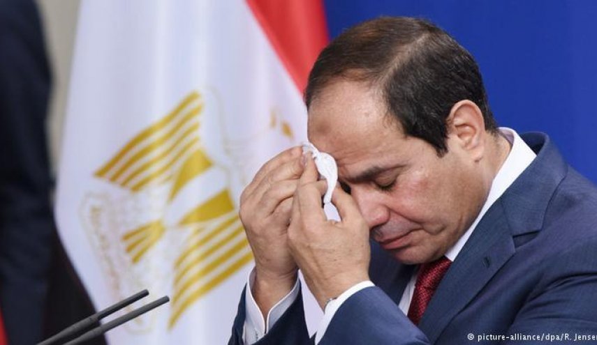 «الشعب يريد إسقاط النظام»..وسم جديد يجتاح مواقع التواصل في مصر