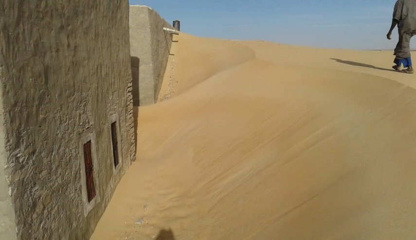 الرمال تحاصر قرية وسط موريتانيا وسكانها يطلبون التدخل