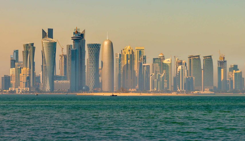 رئيس مجلس وزراء قطر يستقبل سفراء ثلاث دول