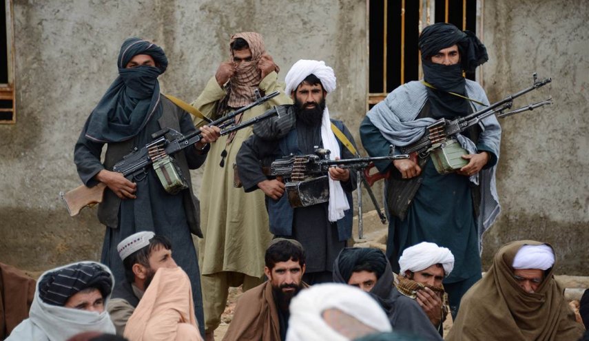 ما حقيقة نقل أجهزة الاستخبارات الأمريكية مسلحي داعش إلى أفغانستان؟