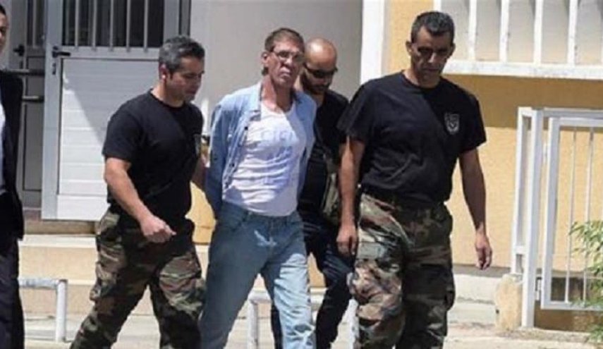 السجن المؤبد لمختطف طائرة 'مصر للطيران'