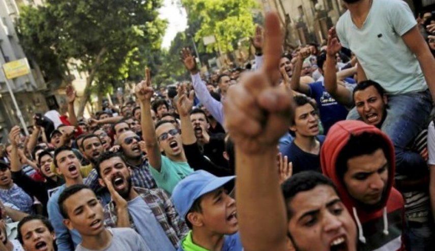 الرئيس المصري يرد على دعوات التظاهر