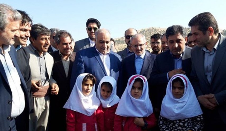 افتتاح عشرات المدارس في المناطق التي ضربها الزلزال بغرب ايران