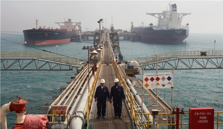 ايران تشرع بتجهيز محطة لتصدير النفط الخام عبر بحر عمان