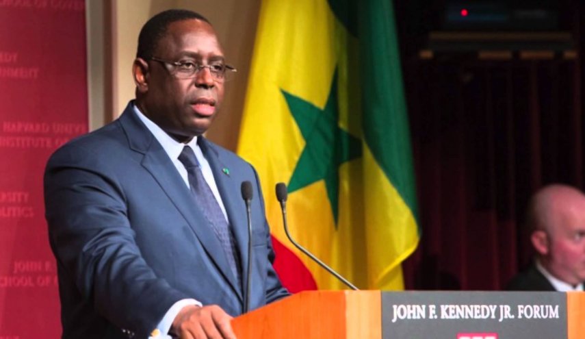 رئيس السنغال يعفو عن أحد خصومه الرئيسيين