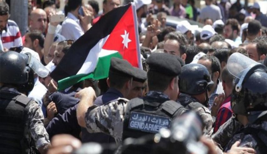 المعلمون في الأردن يواصلون إضرابهم رغم قرار المحكمة