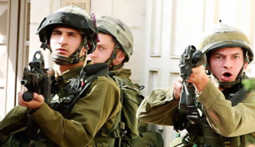 اعتقال 13 فلسطينيا بالضفة الغربية واعتداءات بالخليل