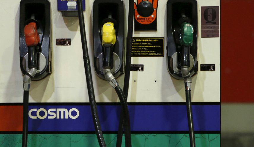 الحكومة المصرية تخفض أسعار البنزين
