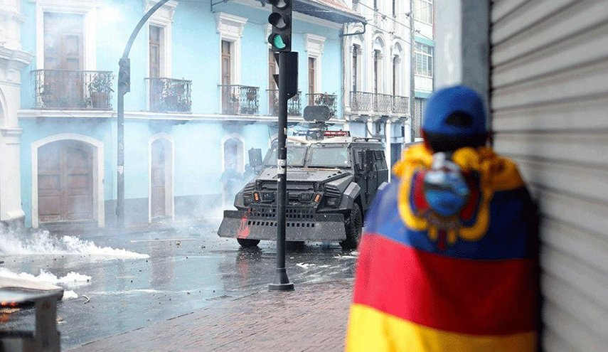 سلطات الإكوادور توقف 350 شخصا على خلفية الاحتجاجات