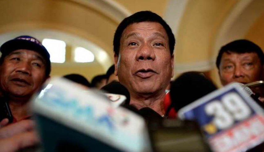  الرئيس الفلبيني يكشف عن مرض يعيق حياته