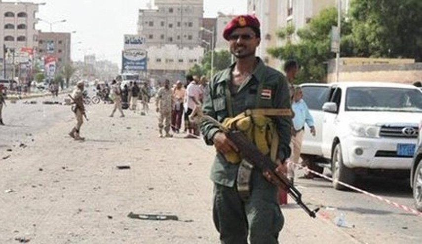 یک مقام دولت مستعفی یمن: امارات متجاوز است و قصد خروج از یمن ندارد