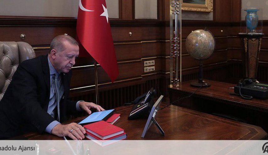 لحظه صدور آغاز عملیات «چشمه صلح» توسط اردوغان