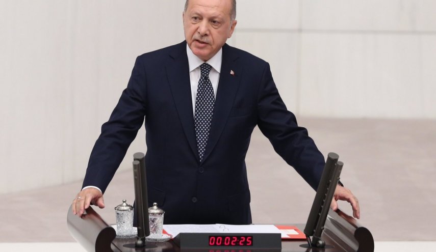 أردوغان يطلع زعماء أحزاب المعارضة على عملية 
