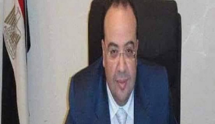 عزل قنصل مصري من منصبه لاعتدائه على زوجته في مول تجاري 