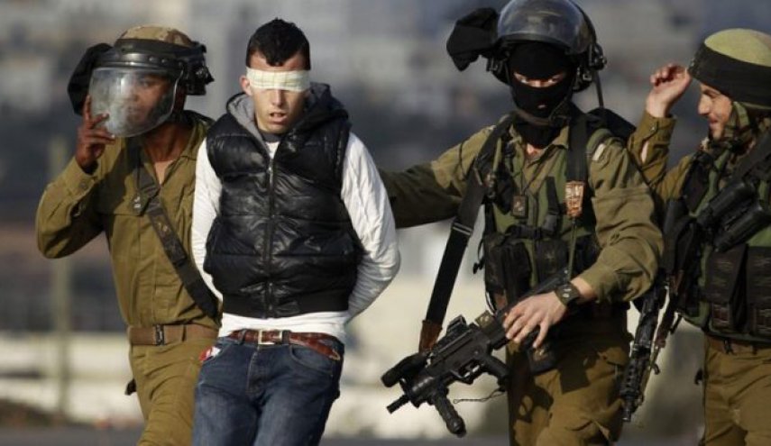 الاحتلال يعتقل 14 مواطنا في الضفة الغربية