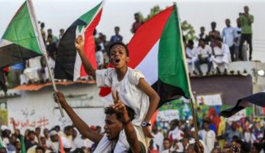 الحركة الشعبية تنتقد خروقات الحكومة الانتقالية في السودان