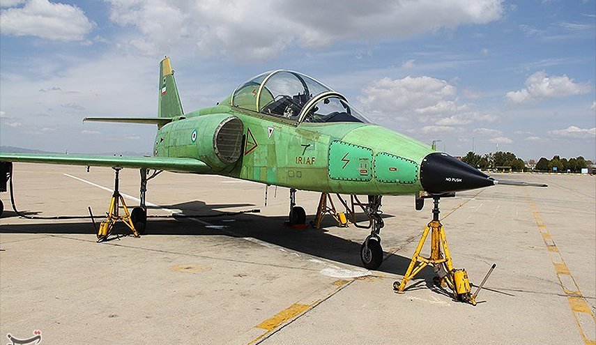 ازاحة الستار عن اول طائرة نفاثة ايرانية للتدريب